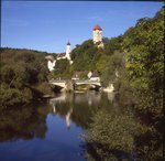 Rechtenstein: Die „rechte Burg“ der Herren vom Stein und ein barockes Juwel über der Donau; Fotografie: Günter Schmitt, Kreisarchiv Reutlingen.