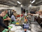 Mehr als 40 Teilnehmende beim Koch-Workshop mit Bio-regionalen Speisen